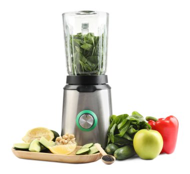 Buzlu içecek içerikli modern karıştırıcı beyaz üzerine izole edilmiş