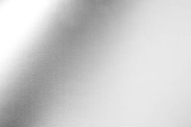 Arkaplan olarak parlak gümüş yüzey, yakın görünüm