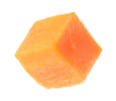 Taze olgun havuç parçası beyazda izole edilmiş.