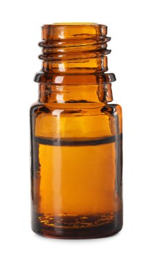 Şişedeki temel yağ beyaza izole edilmiş.