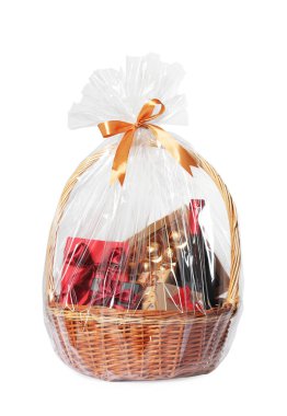 Beyaz şarap dolu hasır hediye sepeti