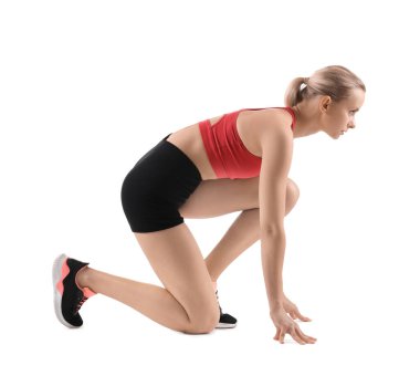 Beyaz arkaplanda başlangıç konumunda çalışan