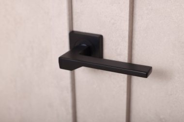 Modern kulplu kapı manzarası, yakın çekim