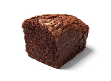 Beyaz üzerine izole edilmiş bir parça çikolatalı kek.