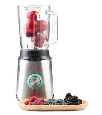 Blender ve taze malzemeler beyaza izole edilmiş.