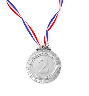 Bir gümüş madalya beyaza izole edilmiş, üst manzara