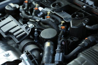 Modern otomatikte araba motorunun yakın görüntüsü