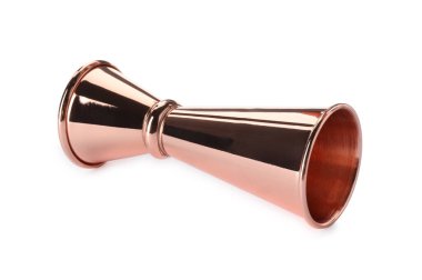Beyaza izole edilmiş boş bir metal jigger.