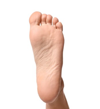 Beyaz arka planda çıplak ayaklı kadın, yakın plan görüntüsü