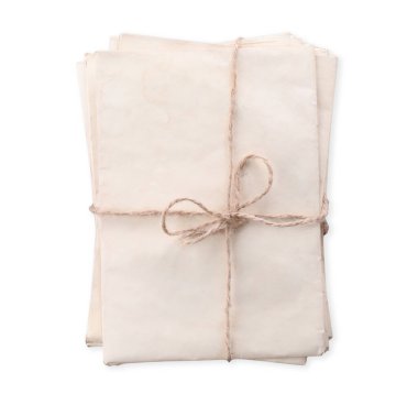 Açık gri arkaplanda eski harf yığını, üst görünüm