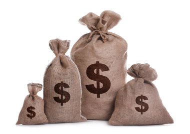 Çuvallardaki dolar işaretleri, beyaz arkaplan