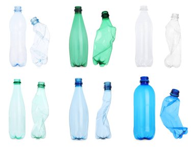 Beyaz arka planda buruşmuş plastik şişeler, kolaj.