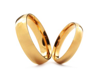 Güzel altın alyanslar bembeyaz