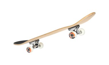 Siyah şeritli modern bir kaykay beyaz üzerine izole edilmiş.