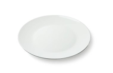 Beyaza izole edilmiş boş bir seramik tabak