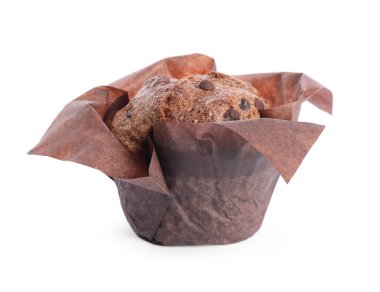 Çikolata parçalı tatlı kek, beyaza izole edilmiş.