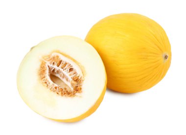 Tam ve kesilmiş kavunlar beyazda izole edilmiş.