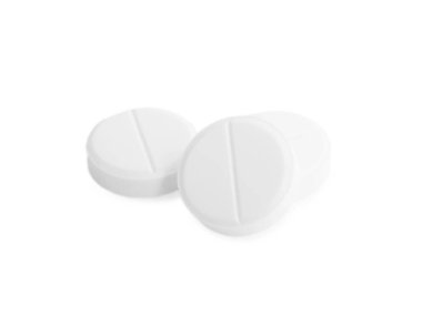 Beyaza izole edilmiş antibiyotik haplar. Tıbbi tedavi