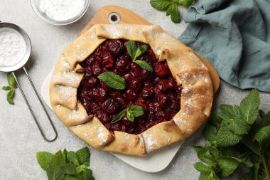 Kirazlı, nane ve pudra şekerli güzel bir galet.