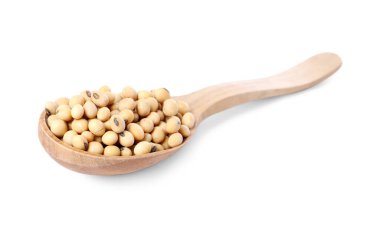 Soya fasulyeli kaşık beyaz üzerine izole