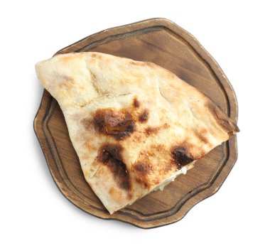 Lezzetli calzone 'nin yarısı beyaz, üst görünümde izole
