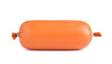 Bir lezzetli haşlanmış sosis, beyazın üzerinde izole edilmiş.