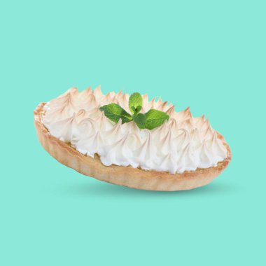 Turkuaz arka planda nefis limonlu pasta.