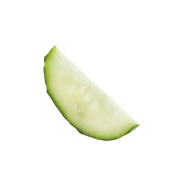 Beyaz izole olgun salatalık dilim