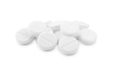 Beyaza izole edilmiş antibiyotik haplar. Tıbbi tedavi