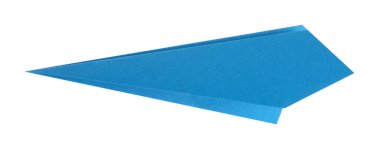 Bir el yapımı açık mavi kağıt uçak beyazda izole edilmiş.