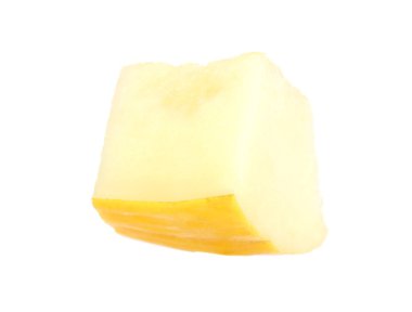 Olgun kavun parçası beyaza izole edilmiş.