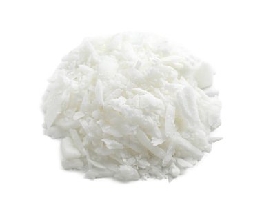 Beyaza izole edilmiş soya mumu yığını.