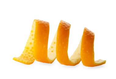 Bir taze portakal kabuğu beyaza izole edilmiş.