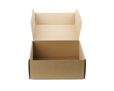 Beyazda izole edilmiş boş karton kutuyu aç. Tasarım için model