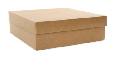 Beyaza izole edilmiş boş bir karton kutu. Tasarım için model