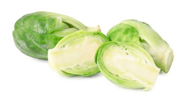 taze yeşil Brüksel lahanası üzerinde beyaz izole