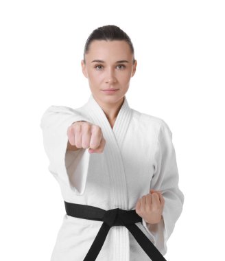 Kimonolu karate dövüşçüsü beyazları soyutladı.