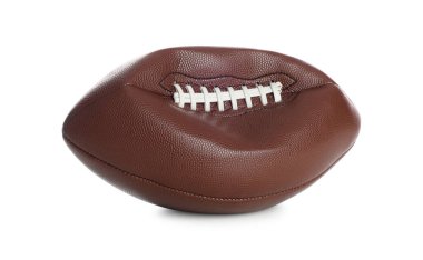Bir sönmüş Amerikan futbol topu beyaza izole edilmiş.