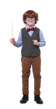 Beyaz arka planda öğretmen gibi davranan işaretçi çocuk. Geleceğin mesleğini hayal etmek.