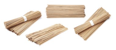 Soba beyaz üzerine izole edilmiş, set. Karabuğday eriştesi.