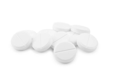 Beyaza izole edilmiş antibiyotik haplar. Tıbbi tedavi