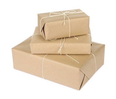 Beyaz kağıda sarılmış kutular yığını