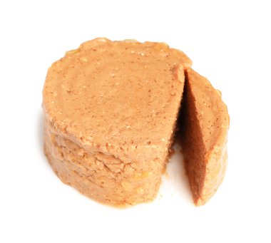 Beyaza izole edilmiş ıslak evcil hayvan yiyeceği