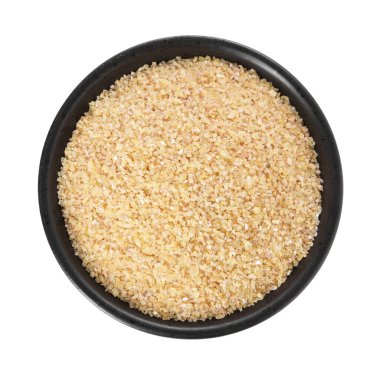 Çürük buğday kabın içinde inliyor, beyaz, üst görünümde izole edilmiş.