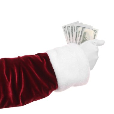 Beyaz arka planda dolar banknotları tutan Noel Baba, yakın plan.
