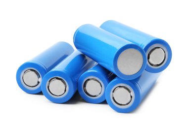 Birçok AA hücre pili beyaza izole edildi