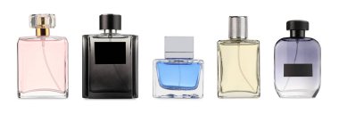 Beyaz ve sette izole edilmiş çeşitli parfüm şişeleri.