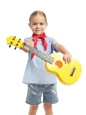 Beyaz arkaplanda ukulele olan küçük kız.