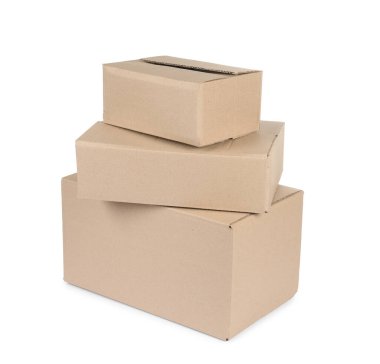 Karton paket kutuları beyaz üzerine izole