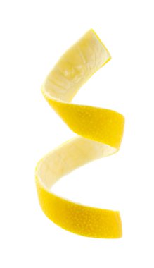 Limon kabuğunun kıvrımları beyaza izole edilmiş.